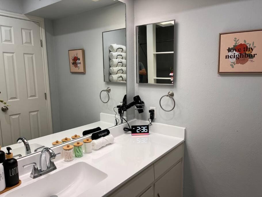 Healing Haven King Bed Suite Dallas Buitenkant foto